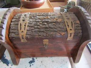 lot 133 image: doubled handled wooden treasure box