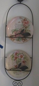 lot 146 image: 2 tier hanging plate holder with 2 floral dcor plates with quotes on them