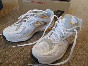 lot 147 image: New balance like new womens shoes Size 7 12