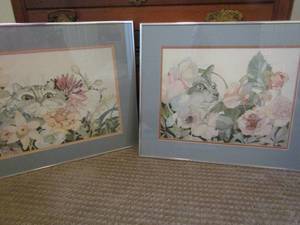 lot 158 image: 1822 floral cat photo frame qy 2 both like new