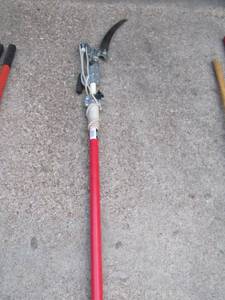 lot 219 image: Pole saw- razor tooth saw