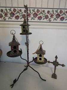 lot 232 image: 9 metal cross, 2ft tall metal yard art