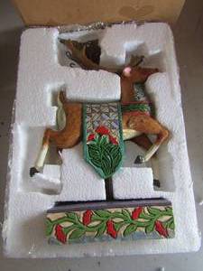 lot 275 image: 4005322 Christmas magic - Jim shores collection