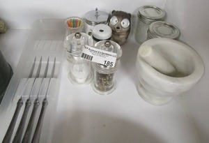lot 185 image: kitchen lot includes set of 4 knives, salt and pepper shakers, toothpicks and mason jars and more