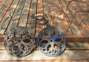 lot 305 image: metal plant stands all sizes qty 8