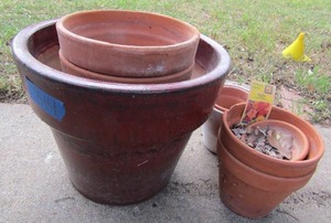 lot 314 image: lot of misc. size plant pots some clay some ceramic qty 10
