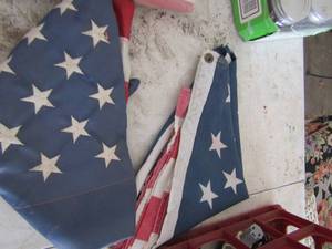 lot 330 image: 3 American flags 1 new in bag