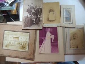 lot 404 image: Vintage photos