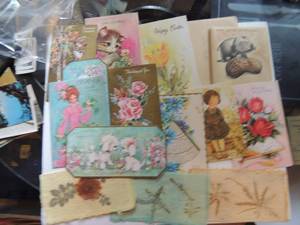 lot 412 image: Vintage GREETING CARDS INCLING PRESSED FLOWER CARDS