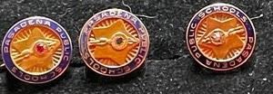 lot 432 image: Awaed pin marked 10k