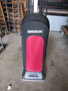 lot 332 image: ORECK VACUUM CLASSIC PRO