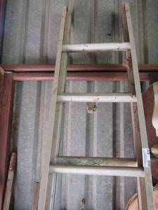lot 612 image: 6ft expandable ladder