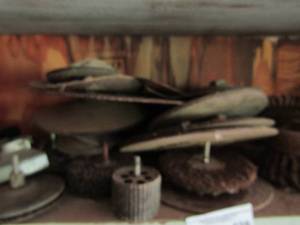 lot 638 image: Lot of sander and grinder pads all sizes