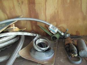 lot 639 image: lot of hoses water and more
