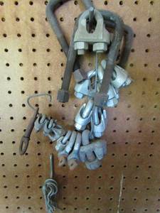 lot 652 image: Various bolt locks, brackets