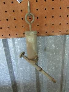 lot 660 image: Vintage pump oil gun