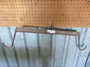 lot 663 image: hook balance --