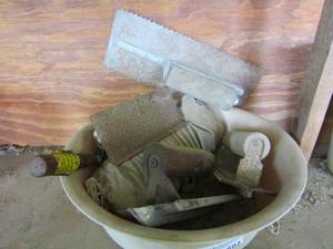 lot 693 image: concrete tools