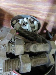 lot 696 image: Large 1 bolts qty 2
