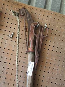 lot 707 image: vintage scissors and vintage plie