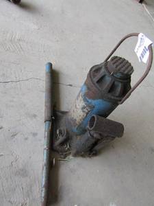 lot 720 image: hydraulic jack