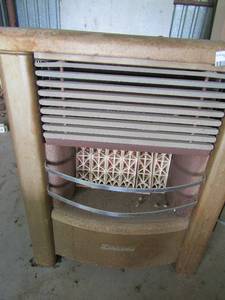 lot 736 image: Dearborn heater size -28x22x12