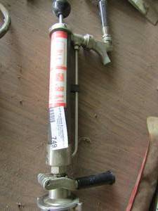lot 749 image: picnic pump for a KEG