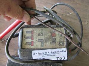 lot 753 image: Volt meter reader