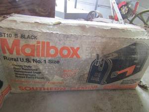 lot 759 image: mailbox in original box