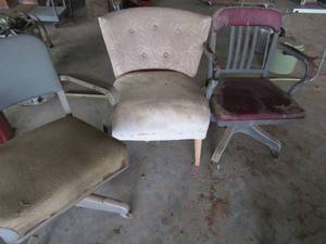 lot 776 image: 3 chairs needs cleaned and re upholstered  qty 3