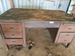 lot 800 image: solid METAL older desk  306034