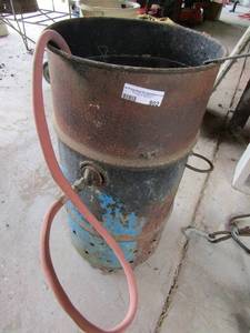 lot 802 image: barrel fryer