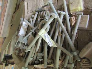 lot 819 image: Various heavy duty bolts and screw
