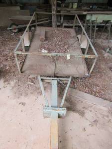 lot 836 image: 3ft 6ft small mower trailer