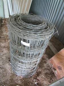 lot 863 image: roll of fencing wire