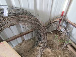 lot 868 image: barb wire lot