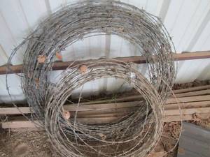 lot 867 image: barb wire pieces