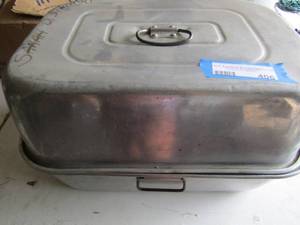 lot 406 image: Aluminum roasting pan with lid