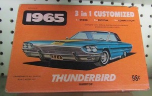 lot 420 image: 3 in 1 1965 classic thunderbird model car