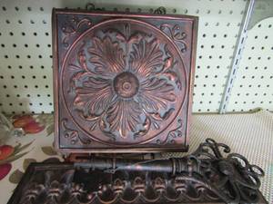 lot 432 image: key wall art - square metal tile art qty 3 - 1 key holder