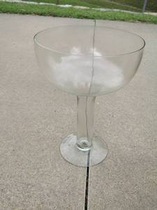lot 440 image: Martine punch bowl sewing platter- 12 cups 1 scoop