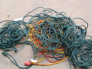 lot 442 image: lot of extension cords qty 4