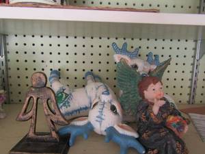 lot 453 image: 2 blue and white ceramic deer, wall hanging angel key holder, ceramic angel with wings