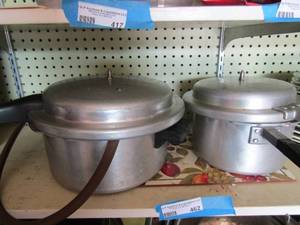 lot 462 image: Mirro matic pressure cooker 4 qt,  Mirro matic 6 qt pressure cooker