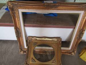 lot 474 image: 8x10 gold picture frame, 16x20 gold picture frame