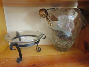 lot 494 image: fruit bowl on stand clear glass, clear glass vase