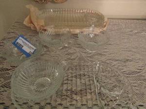 lot 325 image: TEA SET - CLEAR TRAY W CUP  qty4