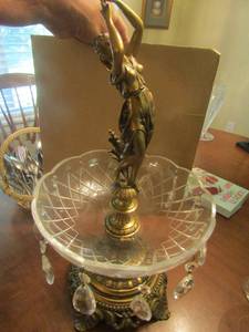 lot 338 image: Victorian lady in a carved glass bowl on stand with crystal bobbles