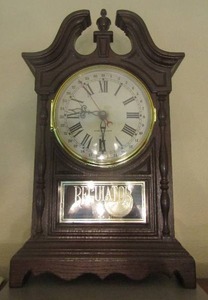 lot 345 image: Regulator automatic calendar electric clock 18105