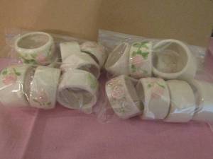 lot 358 image: napkin ring holders floral design qty 18